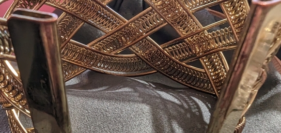 Gold cuff bracelet - Picture 2 of 3